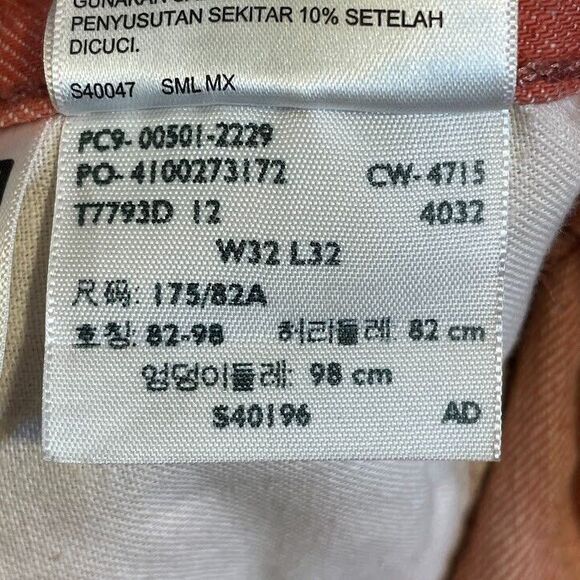 Levis 501 White Oak Cone Denim Jeans

These fit like size 30 waist 32 inseam - Picture 10 of 10